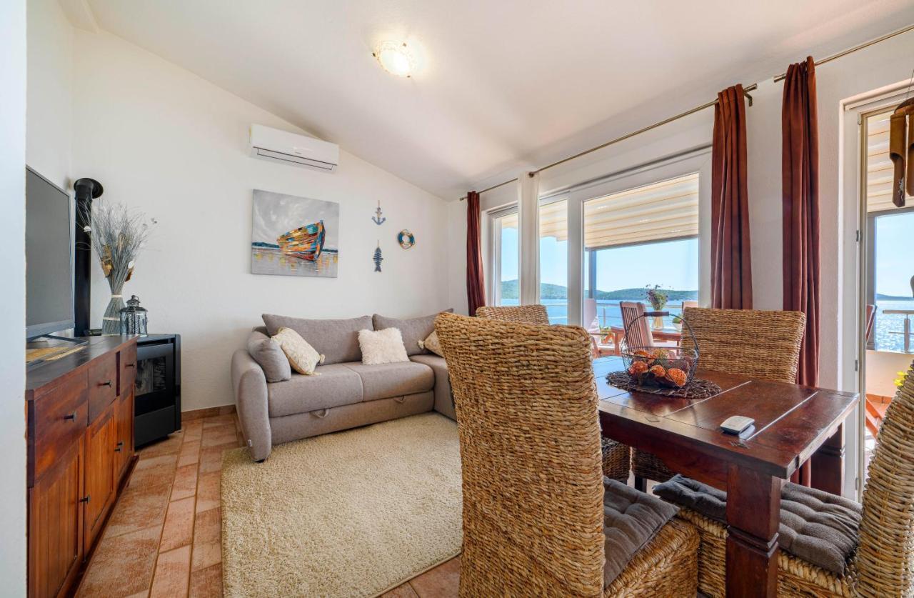 Apartment Busac ซาบอริซ ภายนอก รูปภาพ